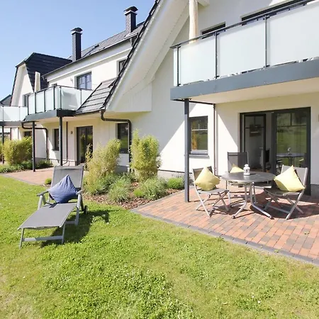 Strandnahe Rex Rugia: Terrasse & Ahoi Erlebnisbad Apartment Lobbe